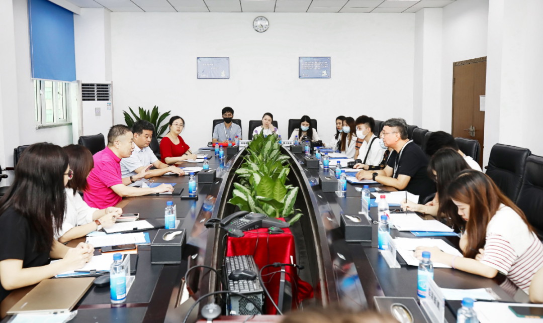 “珠海網(wǎng)上黨旗紅”網(wǎng)絡(luò)主題采風(fēng)活動(dòng)走進(jìn)遠(yuǎn)光軟件