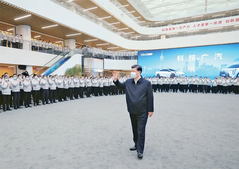 習近平:加強基礎研究 實現(xiàn)高水平科技自立自強